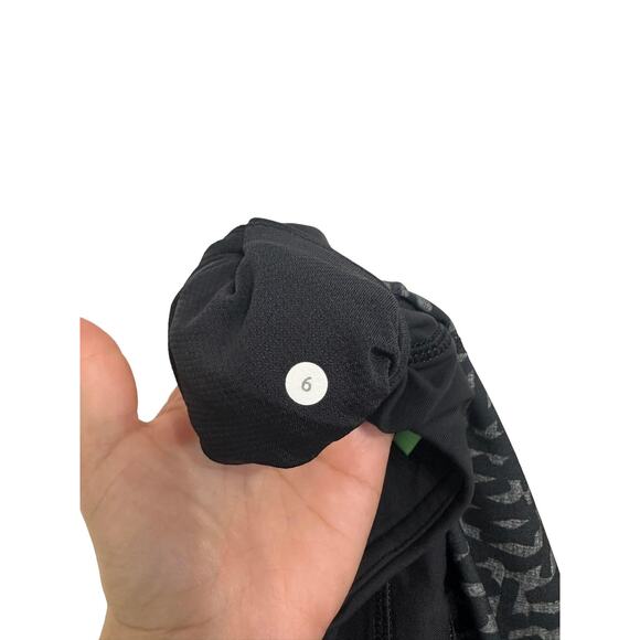 Lululemon run inspire crop ll black grey pattern yoga leggings size 6 - Picture 7 of 7